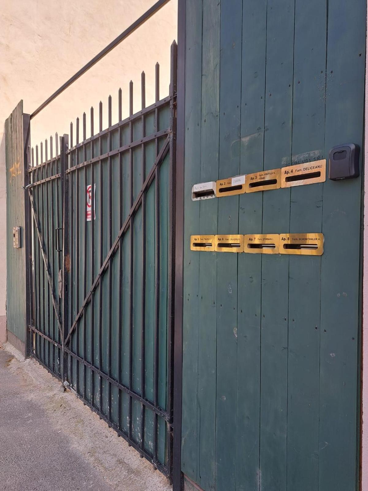 Free Garage In The Center-Delicia 4 Studio! Sibiu Ngoại thất bức ảnh