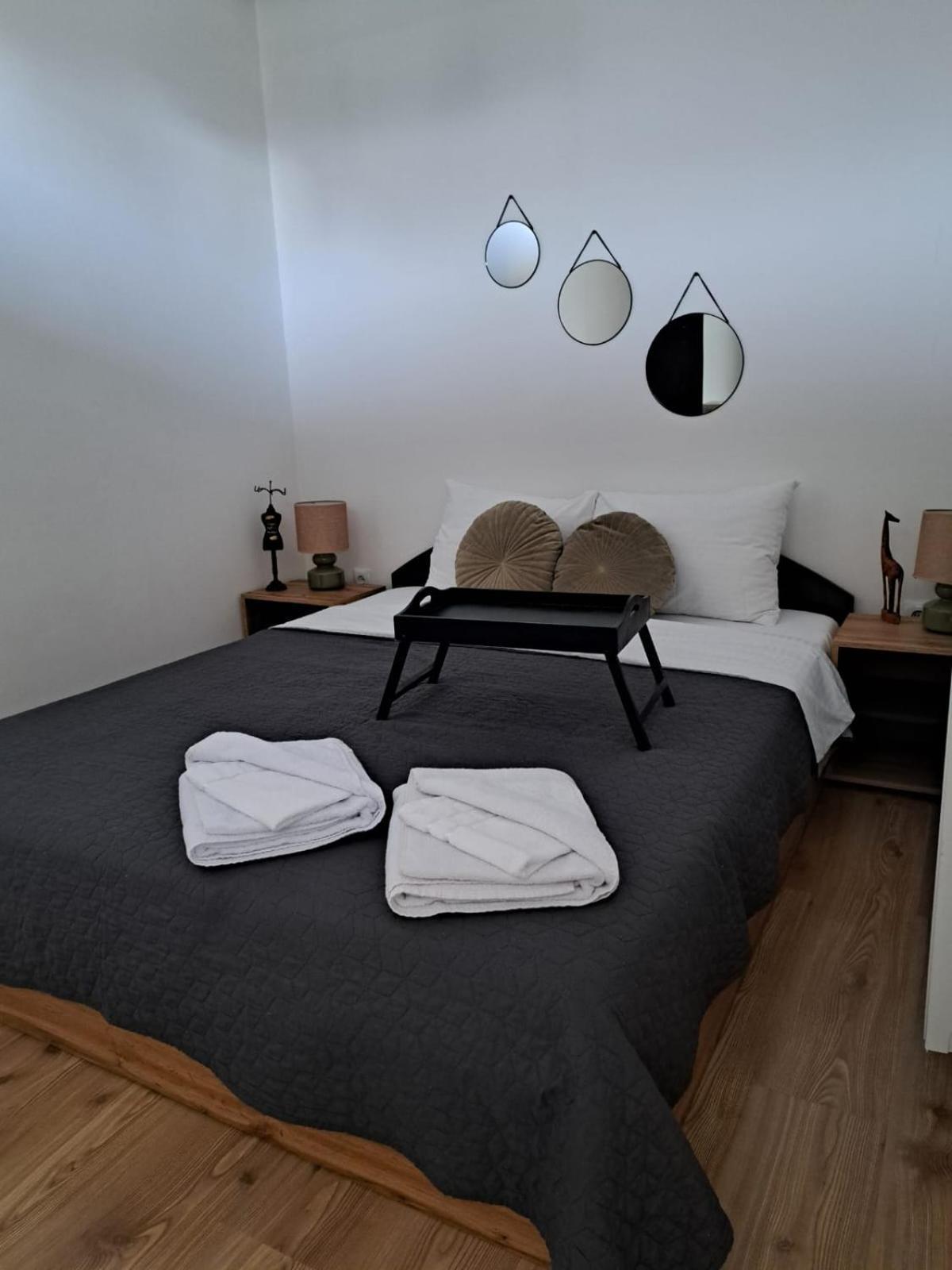 Free Garage In The Center-Delicia 4 Studio! Sibiu Ngoại thất bức ảnh