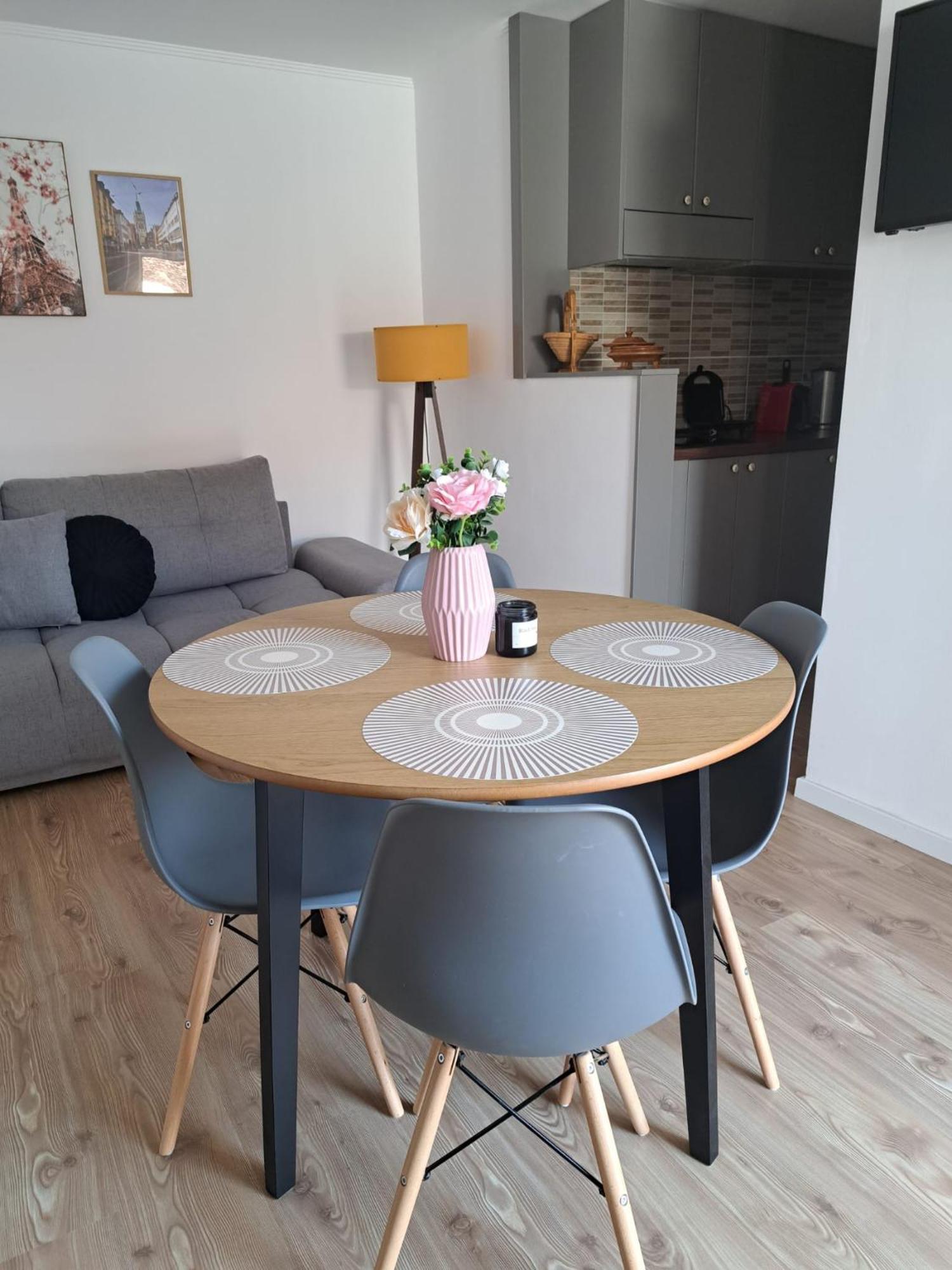 Free Garage In The Center-Delicia 4 Studio! Sibiu Ngoại thất bức ảnh