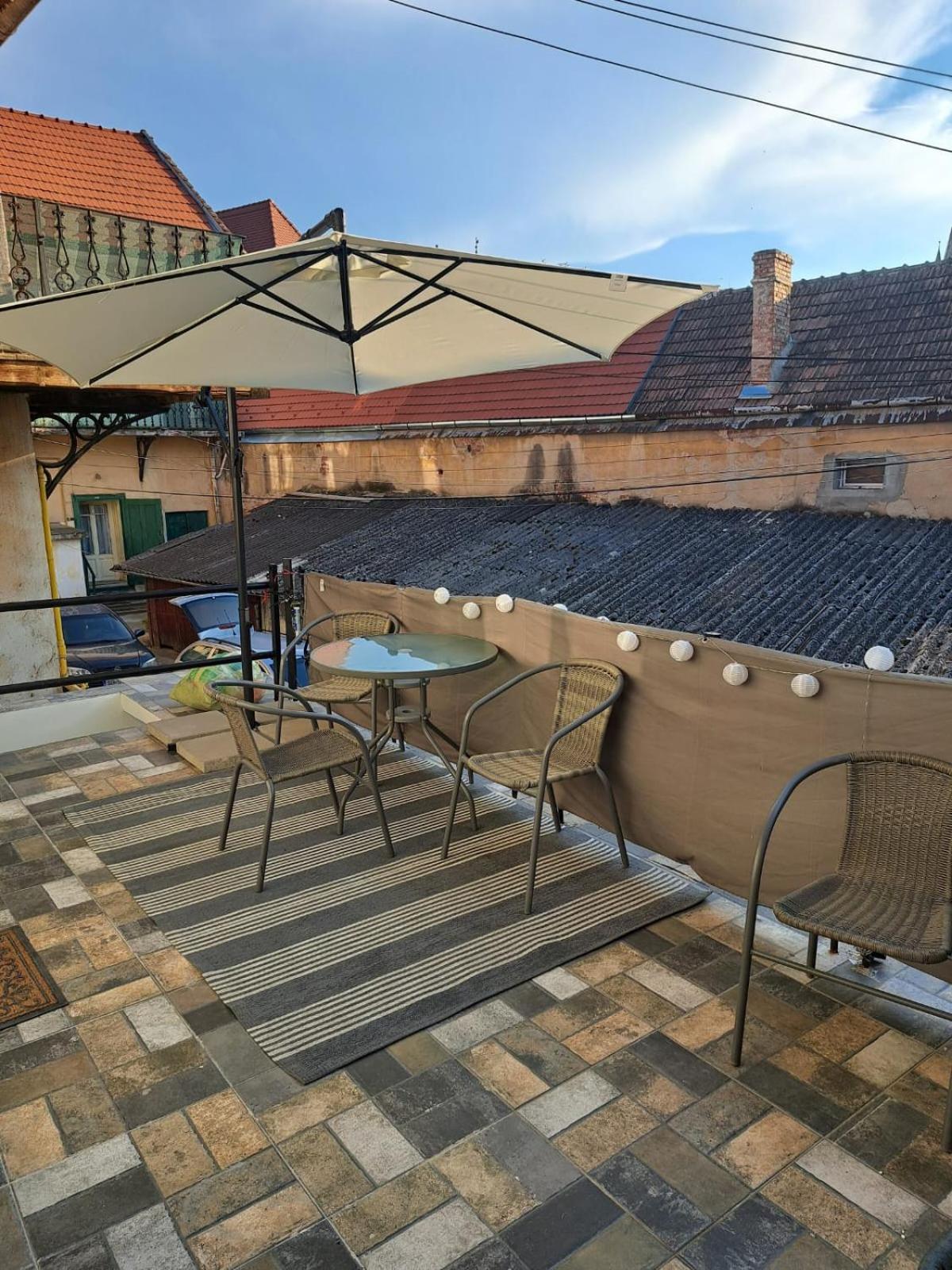 Free Garage In The Center-Delicia 4 Studio! Sibiu Ngoại thất bức ảnh
