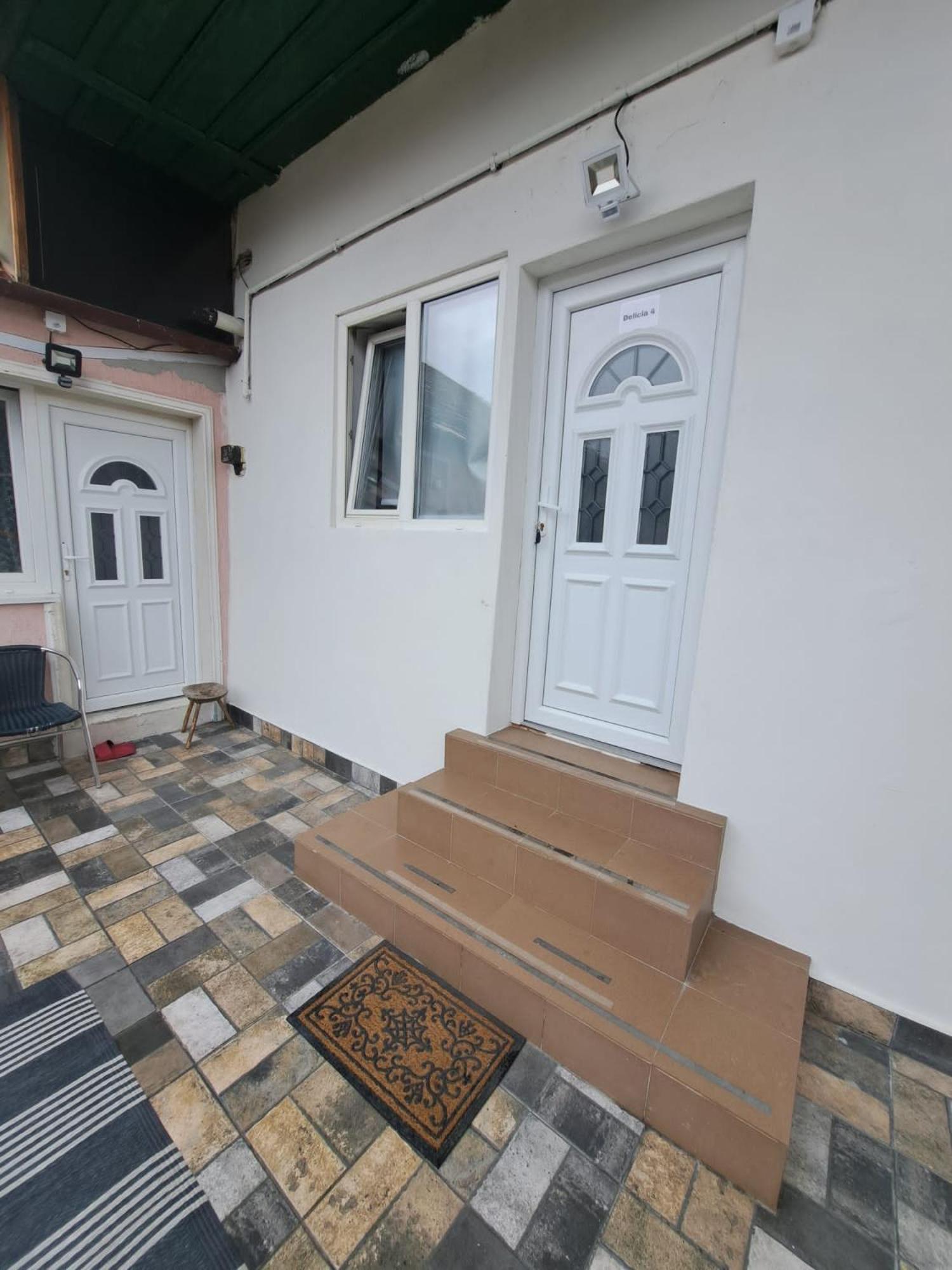 Free Garage In The Center-Delicia 4 Studio! Sibiu Ngoại thất bức ảnh